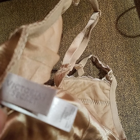 Victoria Secret Racerback Front Closure Bra - Picture 3 of 3